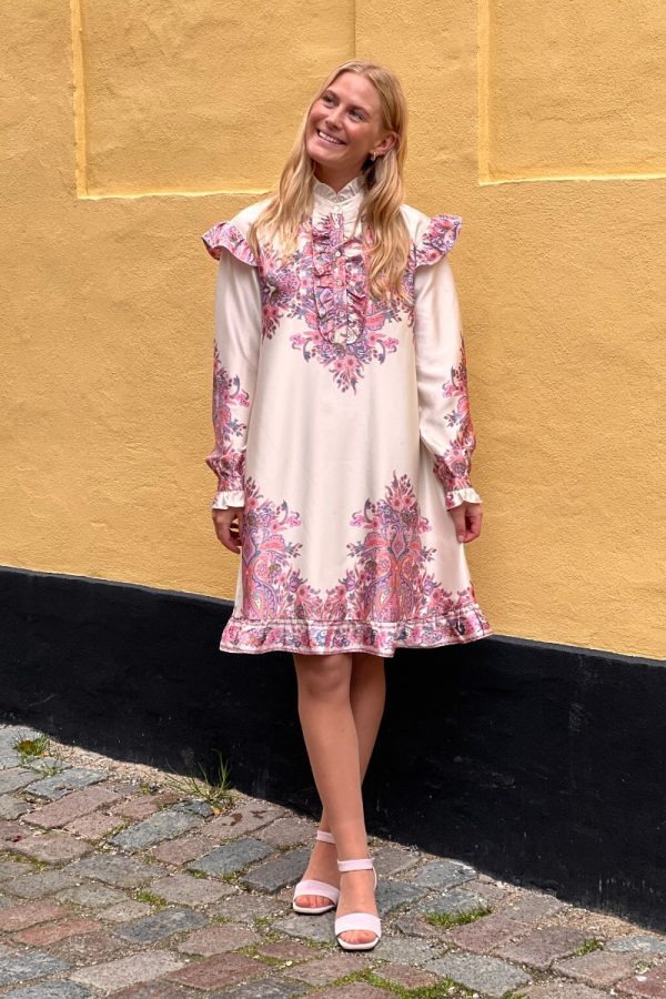 Noella - Kjole - Reno Ruby Ruffle Dress - Drusella Print (Levering midt juni)